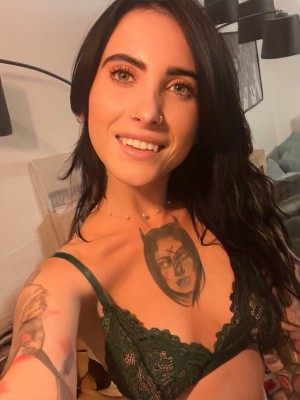 aileenaddams Photo #1