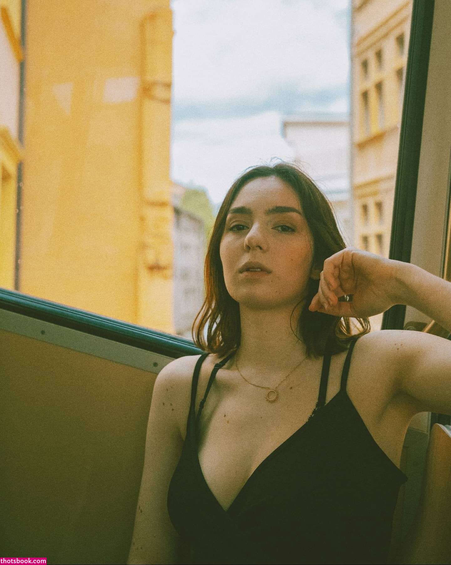 Clararunaway Photo #20