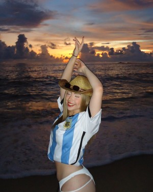 Karen Torres Photo #5