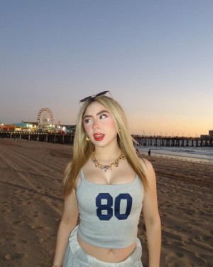 Karen Torres Photo #12