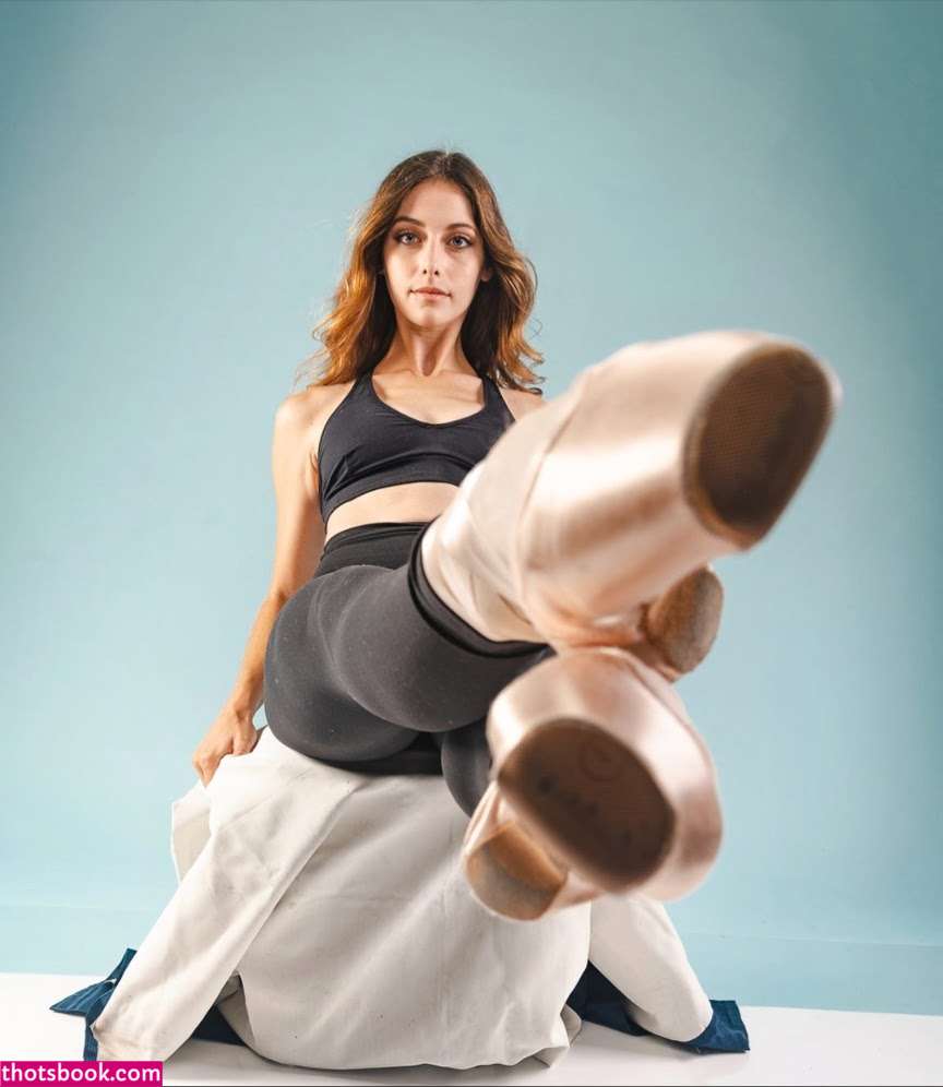 Alexandraqnin Photo #9