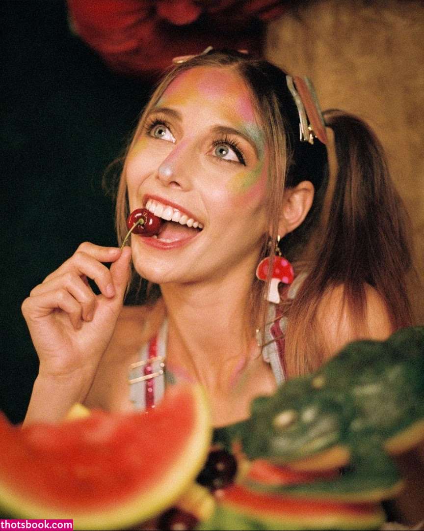 Alexandraqnin Photo #11