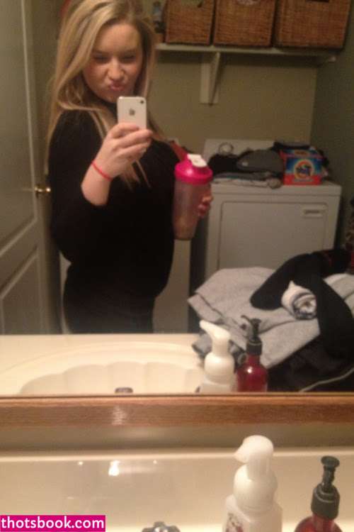 Blondesquats Photo #6