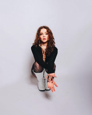 Hannah Alligood Photo #5