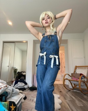 Hannah Alligood Photo #17