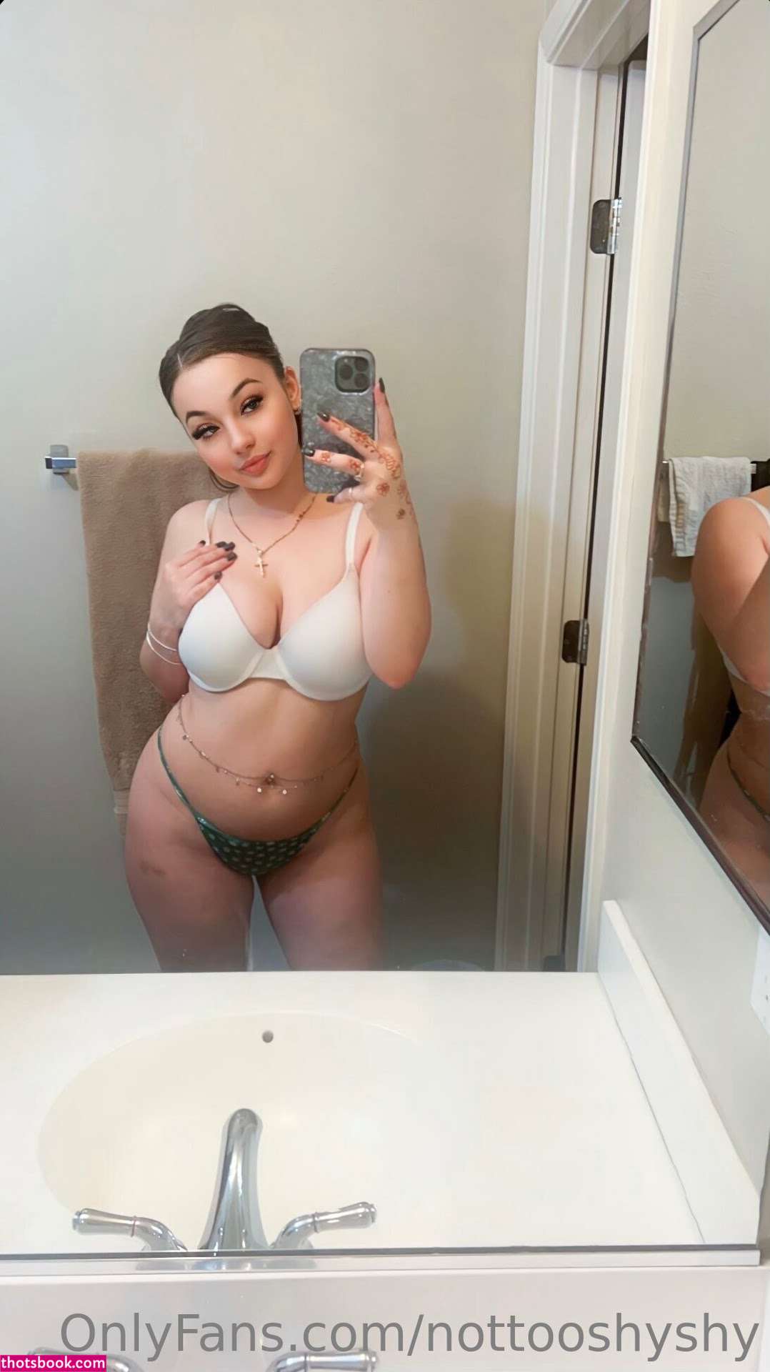 nottooshyshy Photo #6