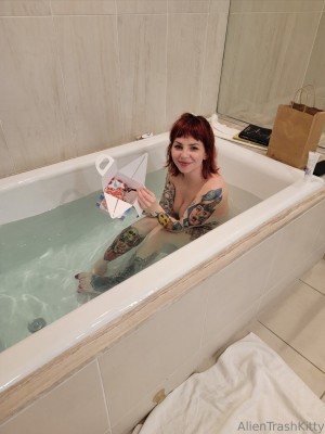 Alientrashkitty Photo #21