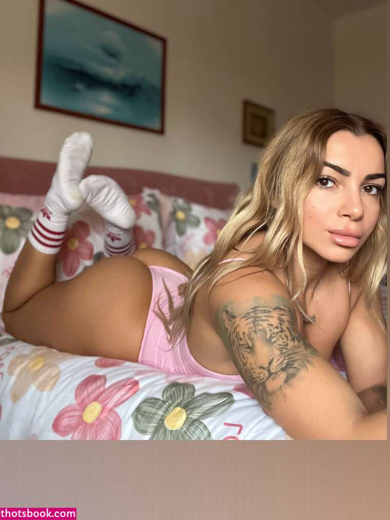 Lucia Aucelli Photo #8