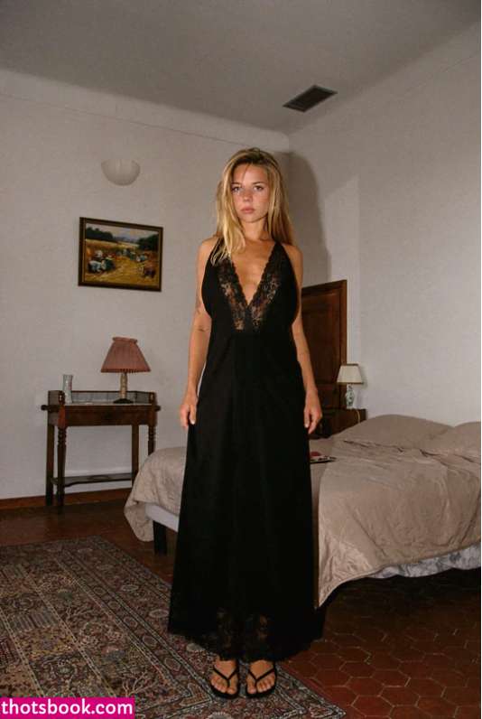 Noemie Neuens Photo #41