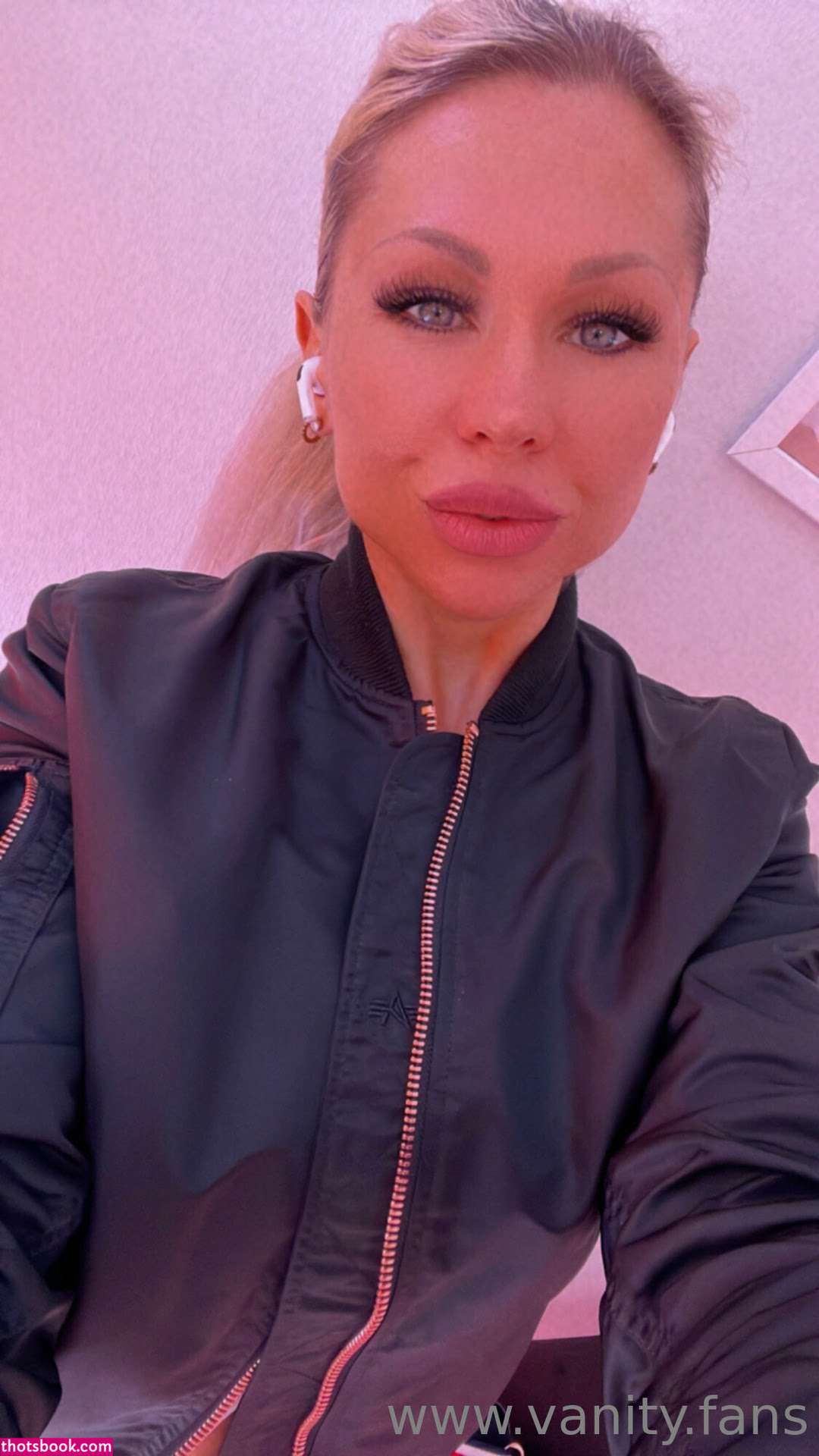 Viking Vanity Photo #16