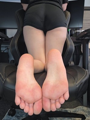 barefootbun3 Photo #8