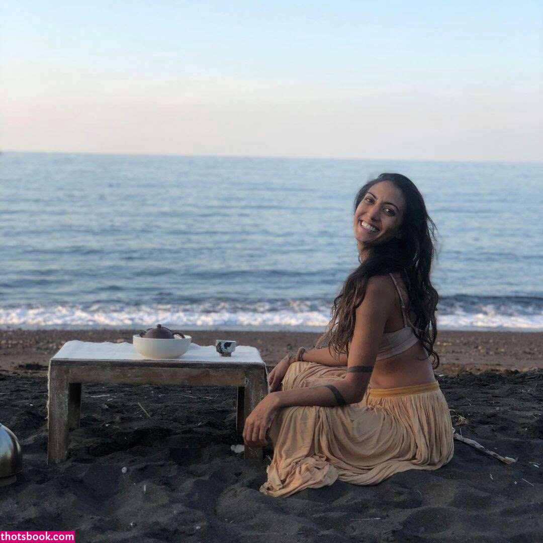 charlenaishani Photo #11