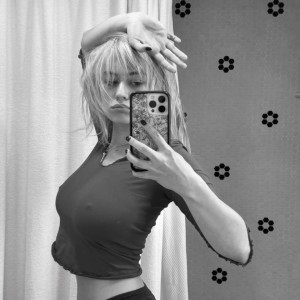 Ella Ballentine Photo #1