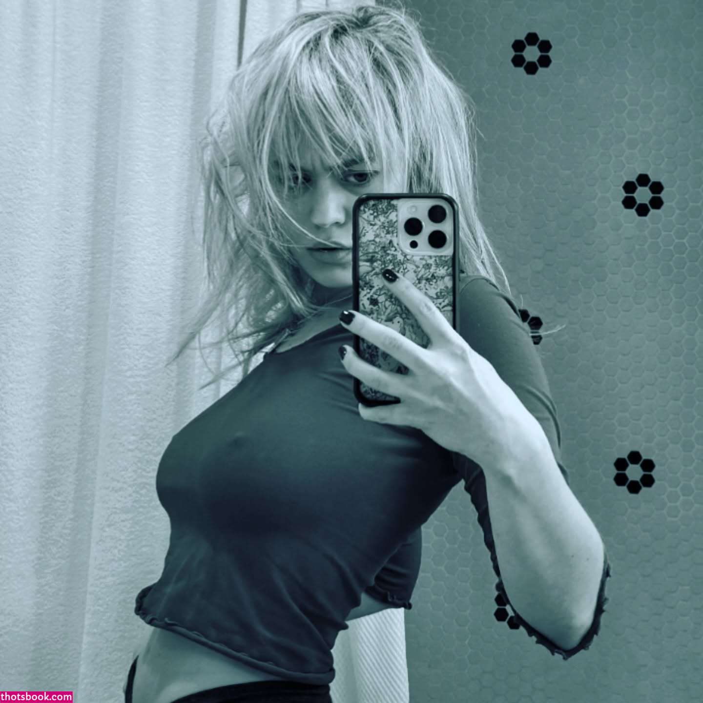 Ella Ballentine Photo #11