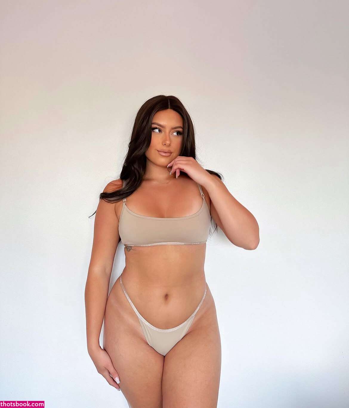 Fern Roberts Photo #18