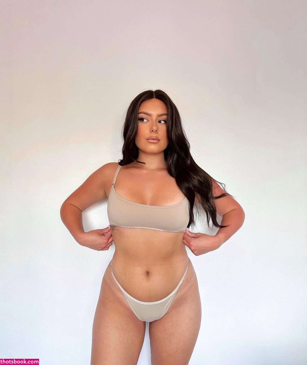 Fern Roberts Photo #33