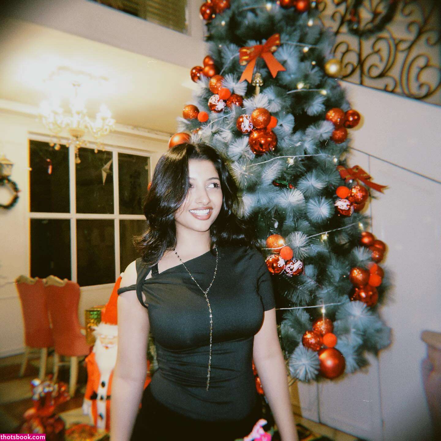 Rashi Singh Photo #11