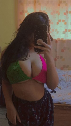 Rashi Singh Photo #23