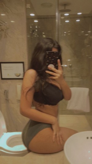 Rashi Singh Photo #24