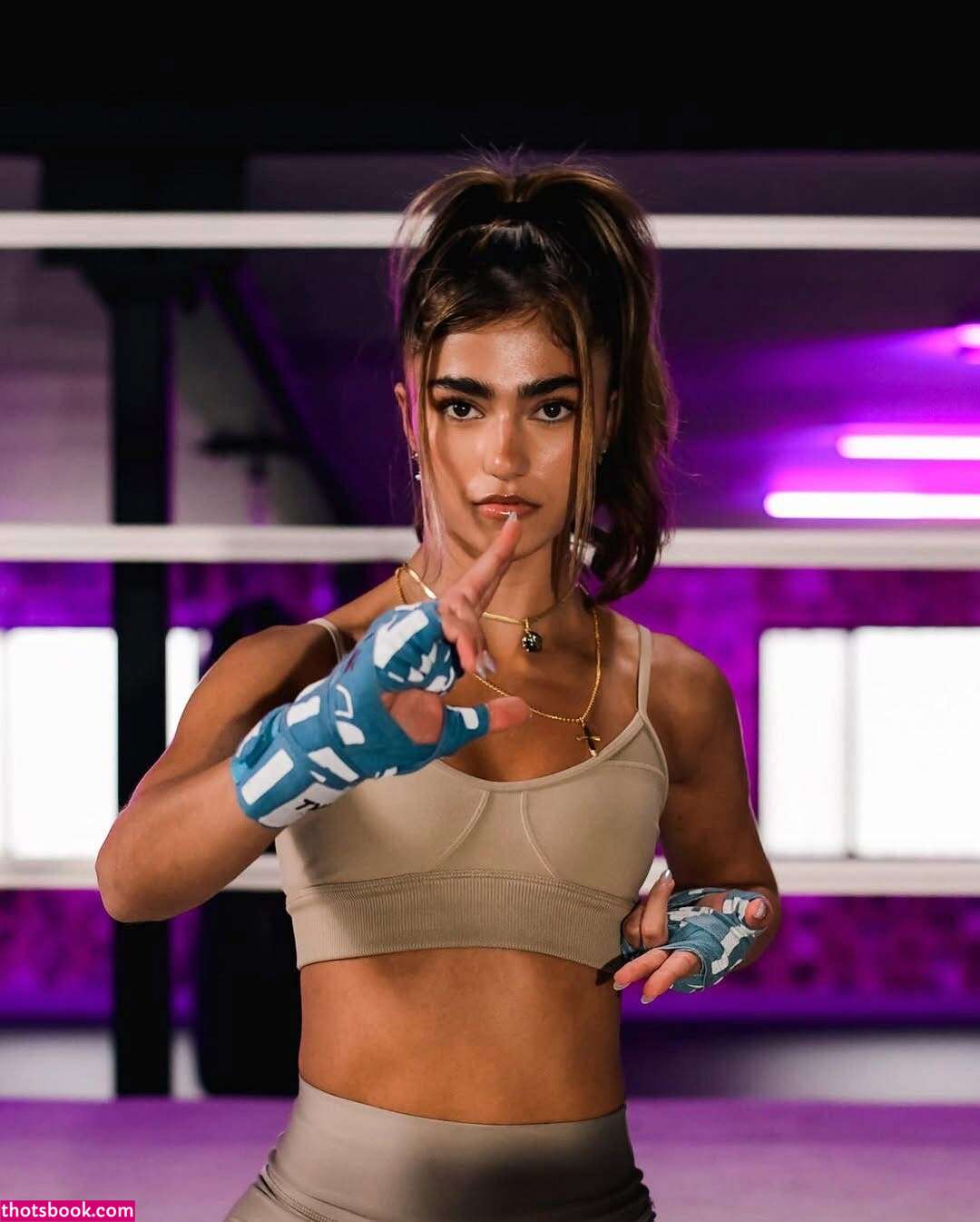 Rayna Vallandingham Photo #17