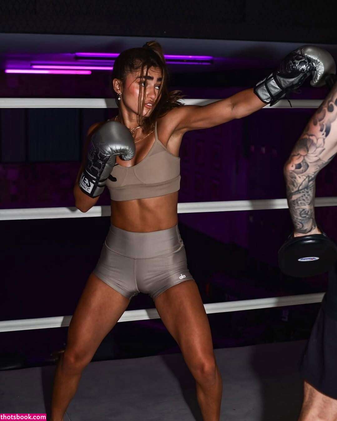 Rayna Vallandingham Photo #20