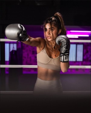 Rayna Vallandingham Photo #15