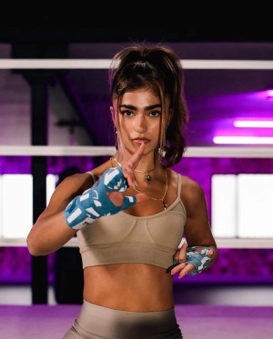 Rayna Vallandingham Photo #17