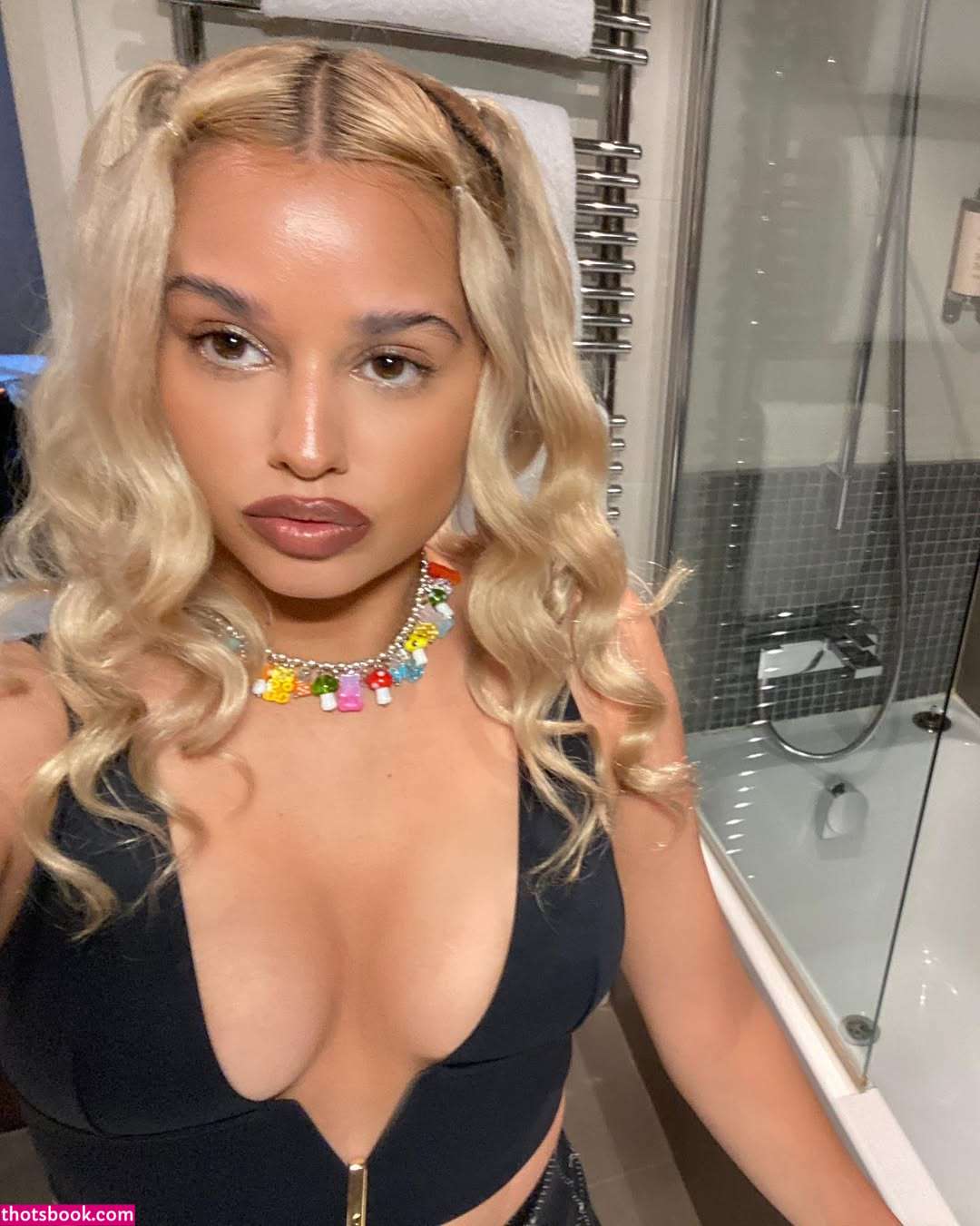 Tommy Genesis Photo #21
