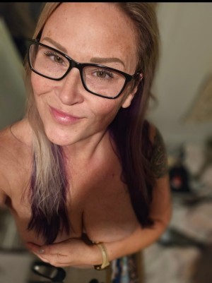 Danika Jones Photo #16