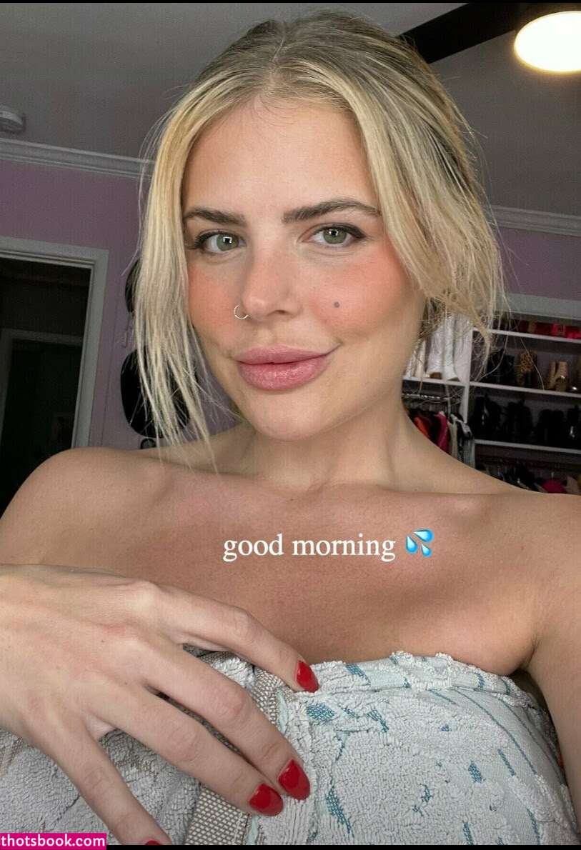 Elena Davies Photo #5