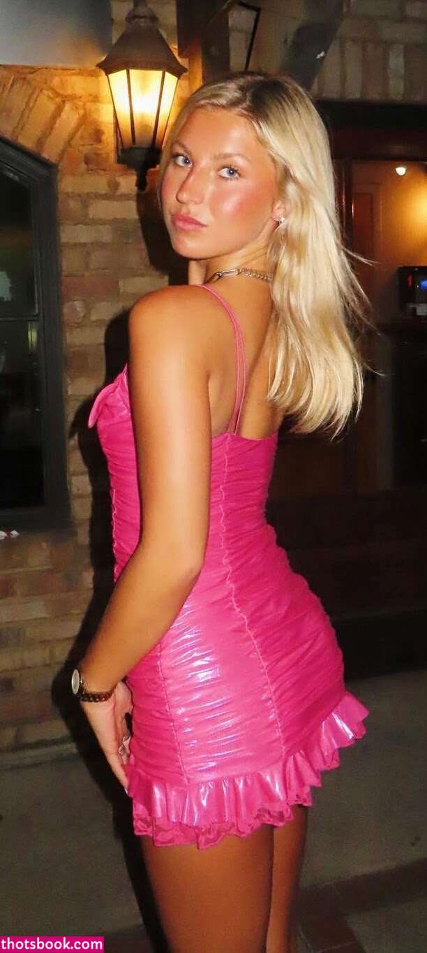 Erin Naylor Photo #8