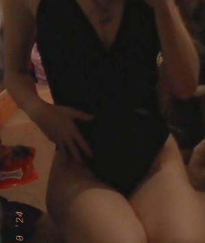 Ikkle Vixen Photo #7