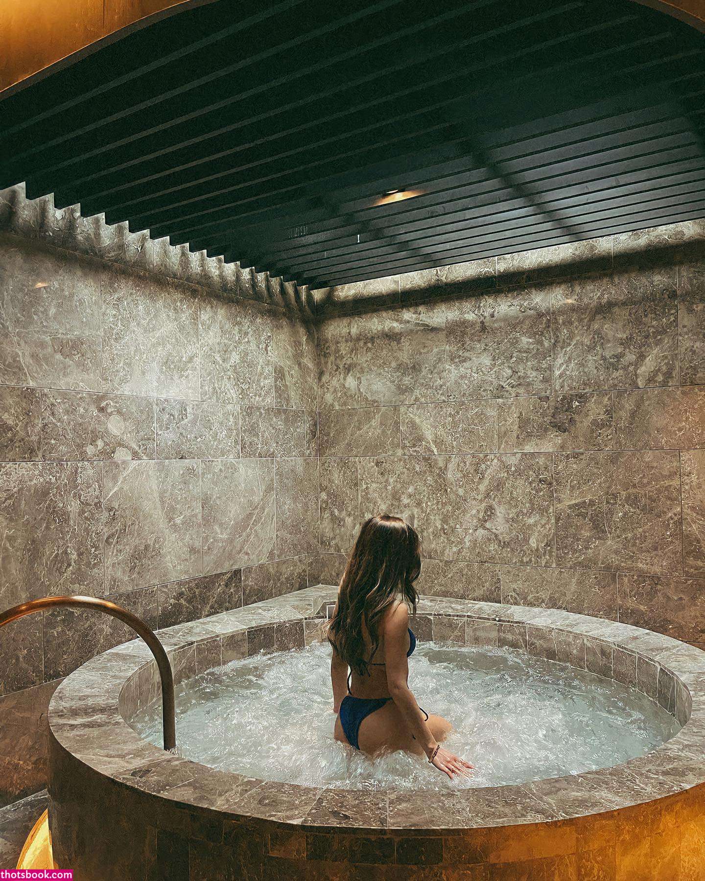 Anna Marcelo Photo #7