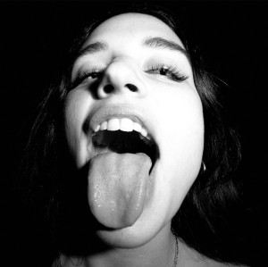 Whoissheiloveher Photo #3