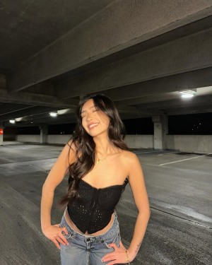 Daisy Chang Photo #15