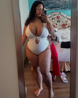 Cassandra Nicole Photo #12