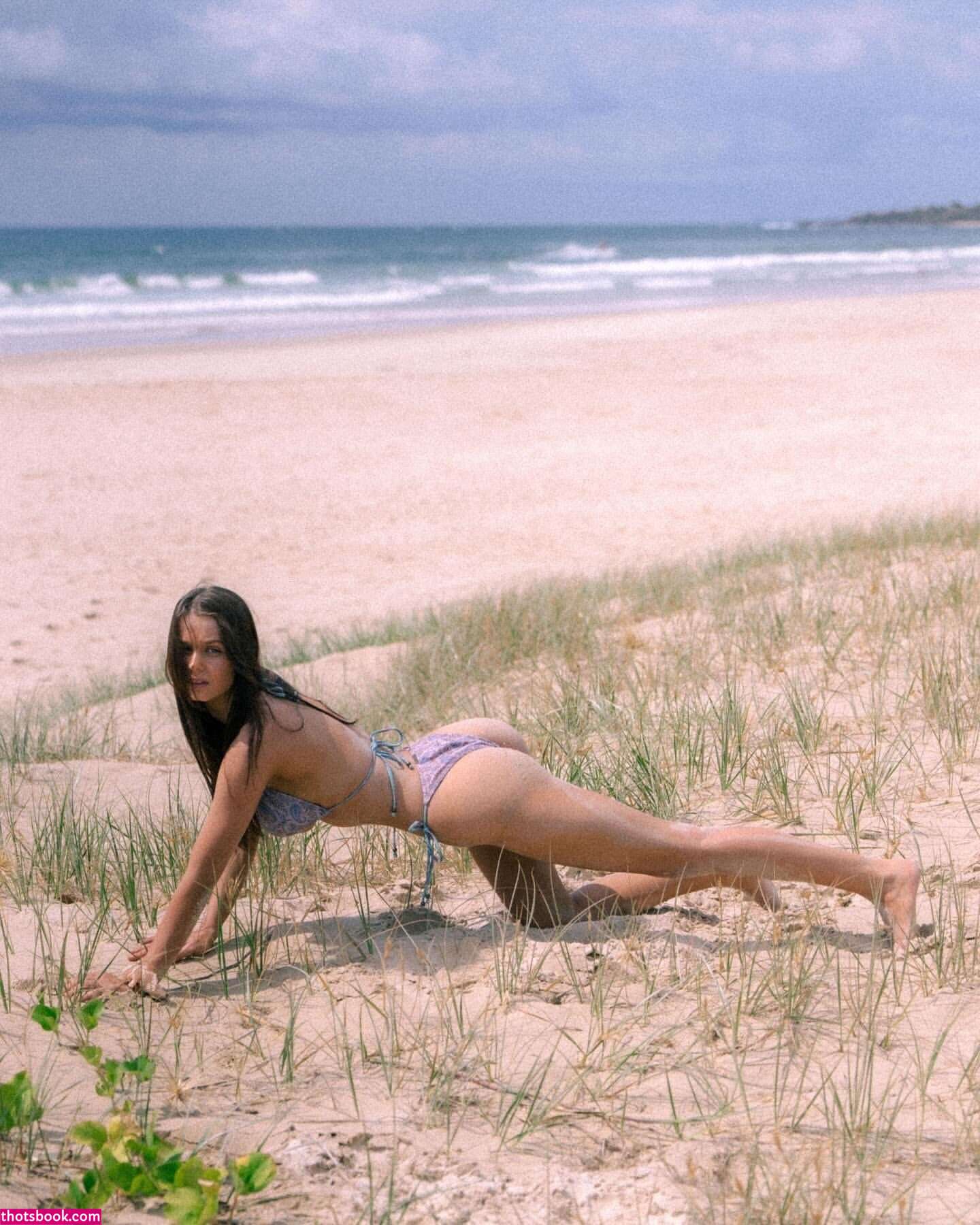 Chloe Campbell Photo #13