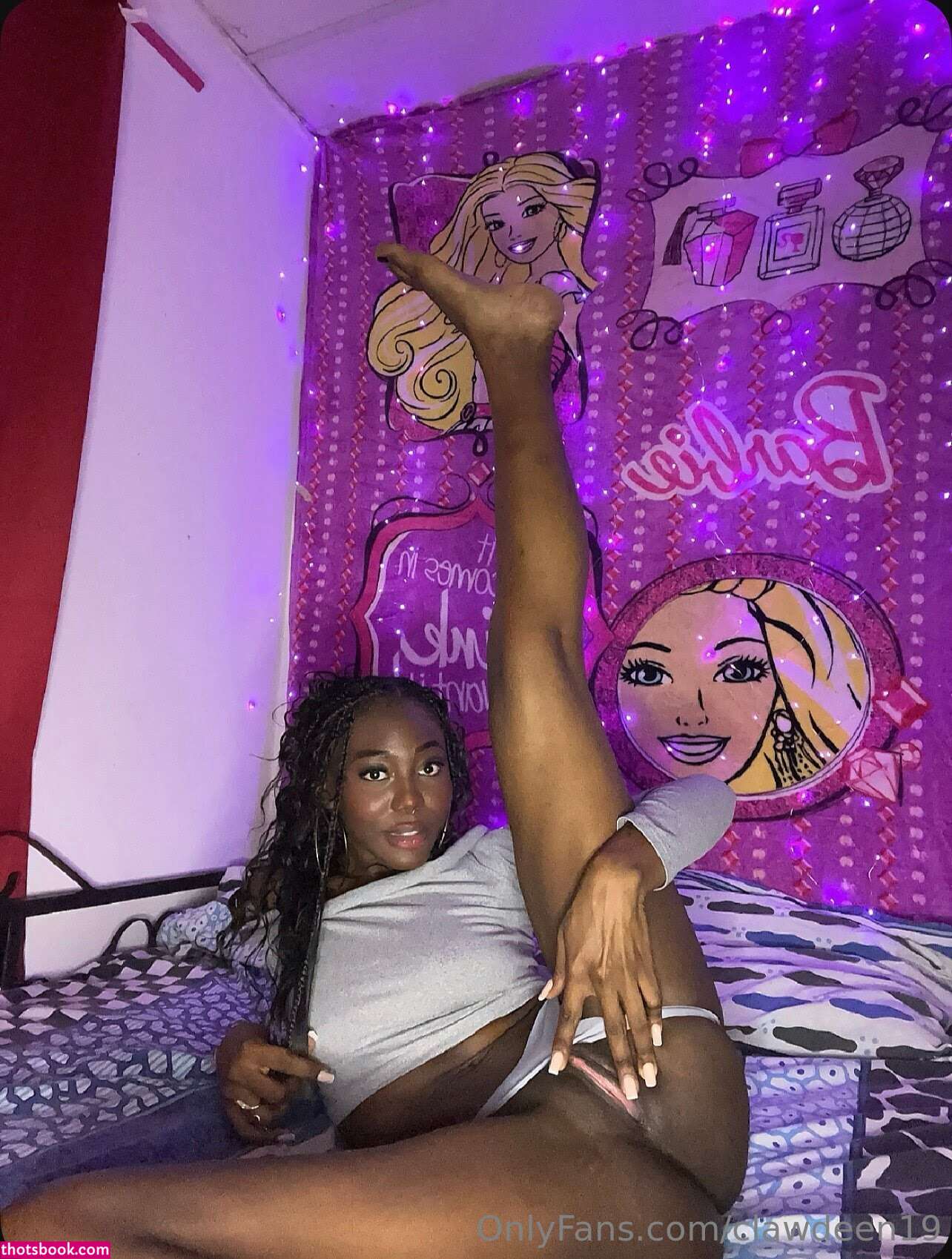 clawdeen19 Photo #10