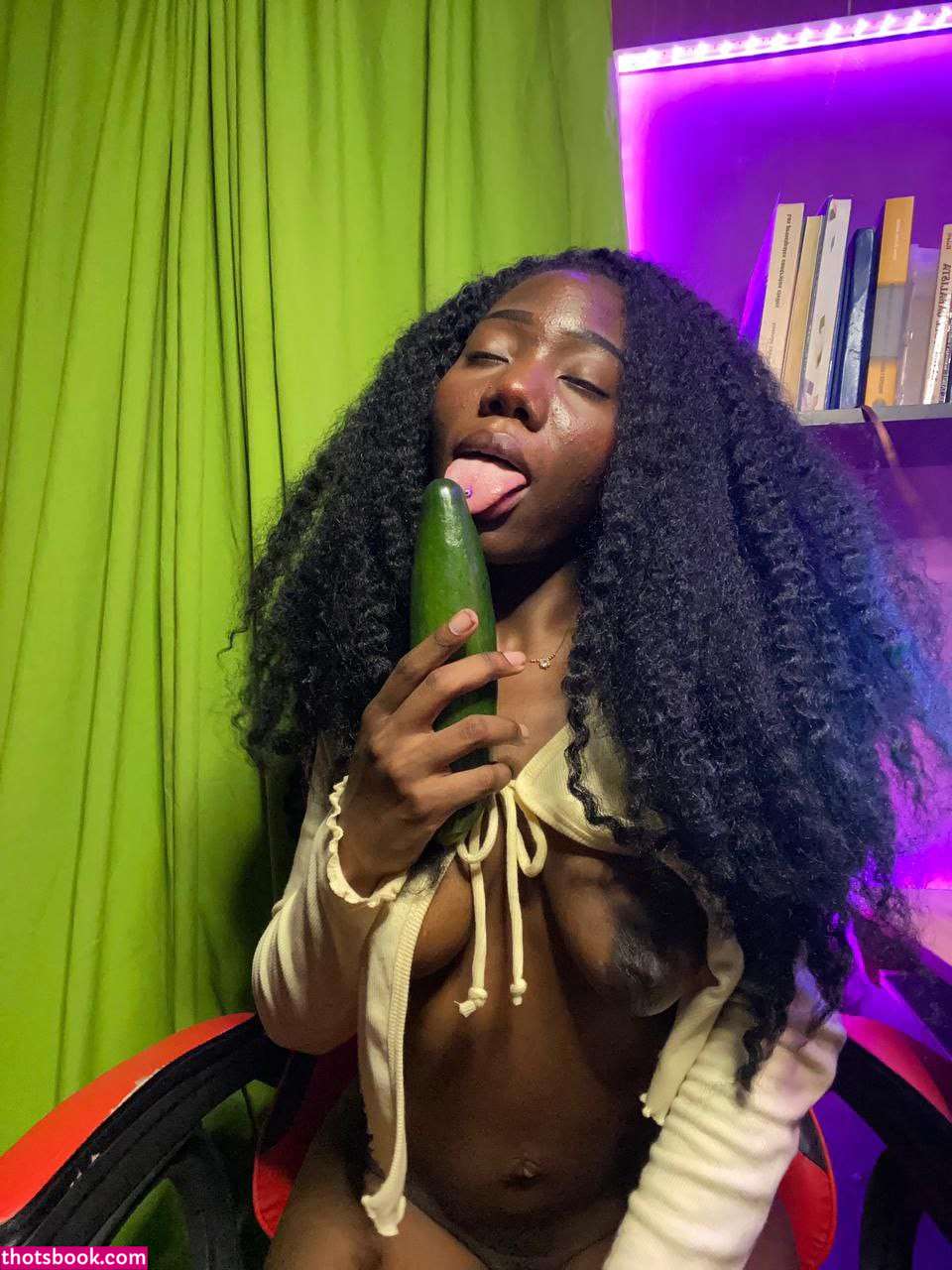 clawdeen19 Photo #32