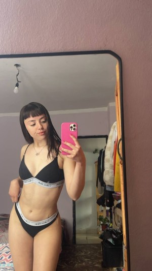 emilyescudero02 Photo #4