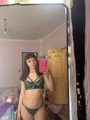 emilyescudero02 Photo #15