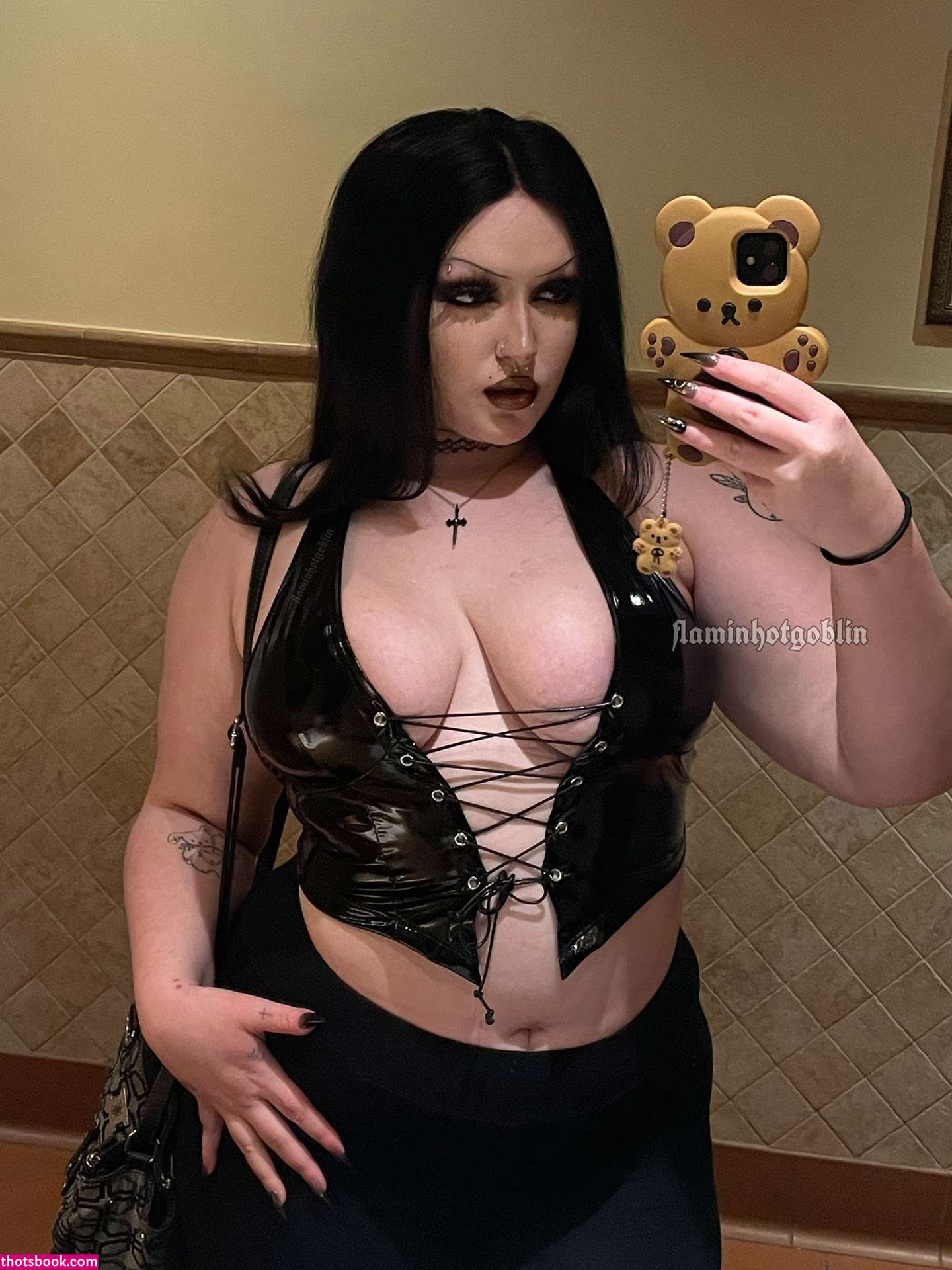 Flaminhotgoblin Photo #6