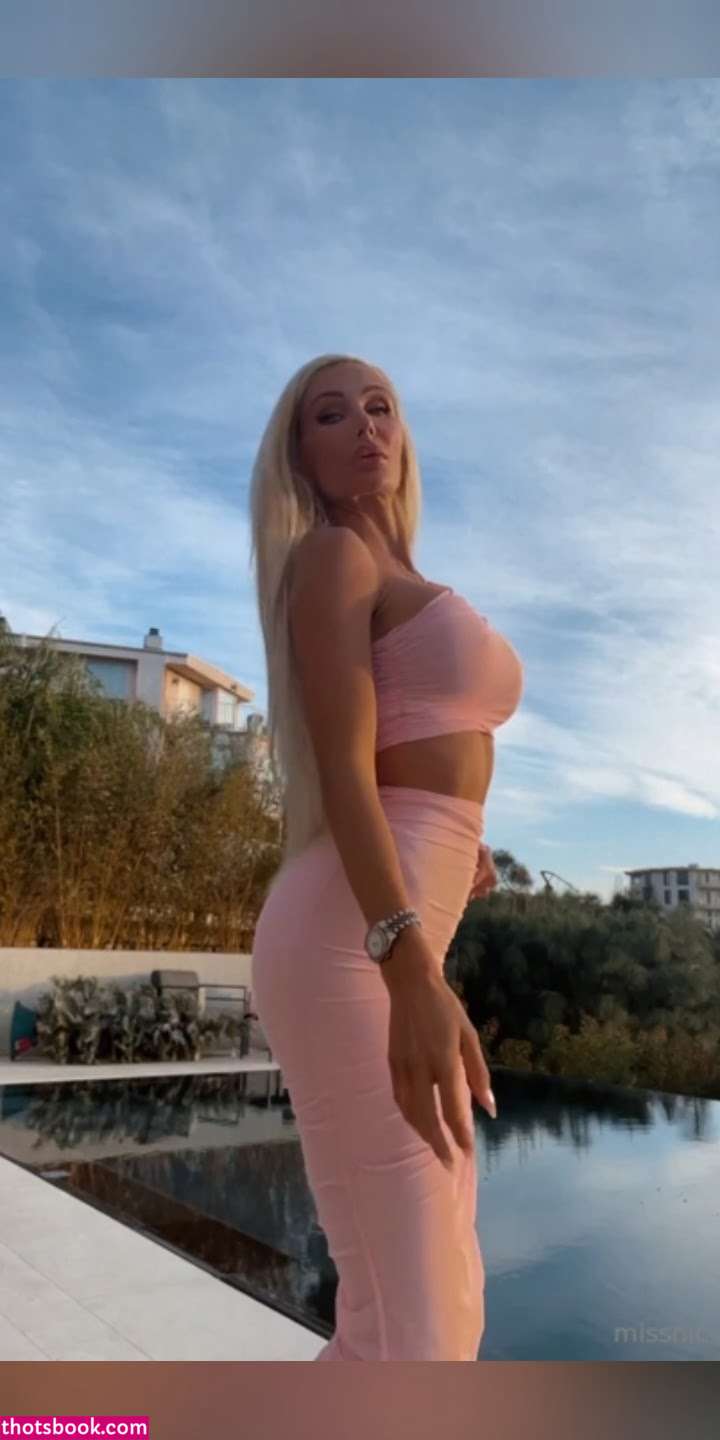 Missnicusia Photo #6