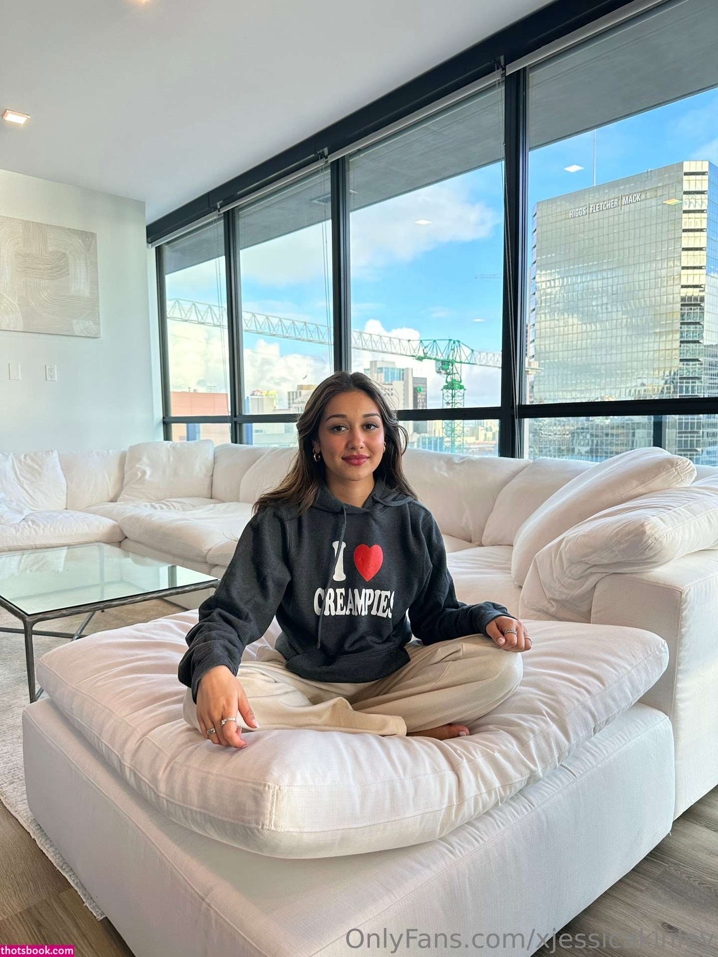 Jessica Kinley Photo #7