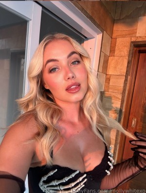 mollywhitexo Photo #6