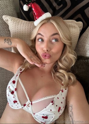 mollywhitexo Photo #8