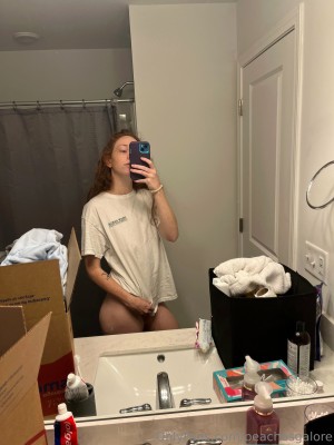 Peaches Galore Photo #28