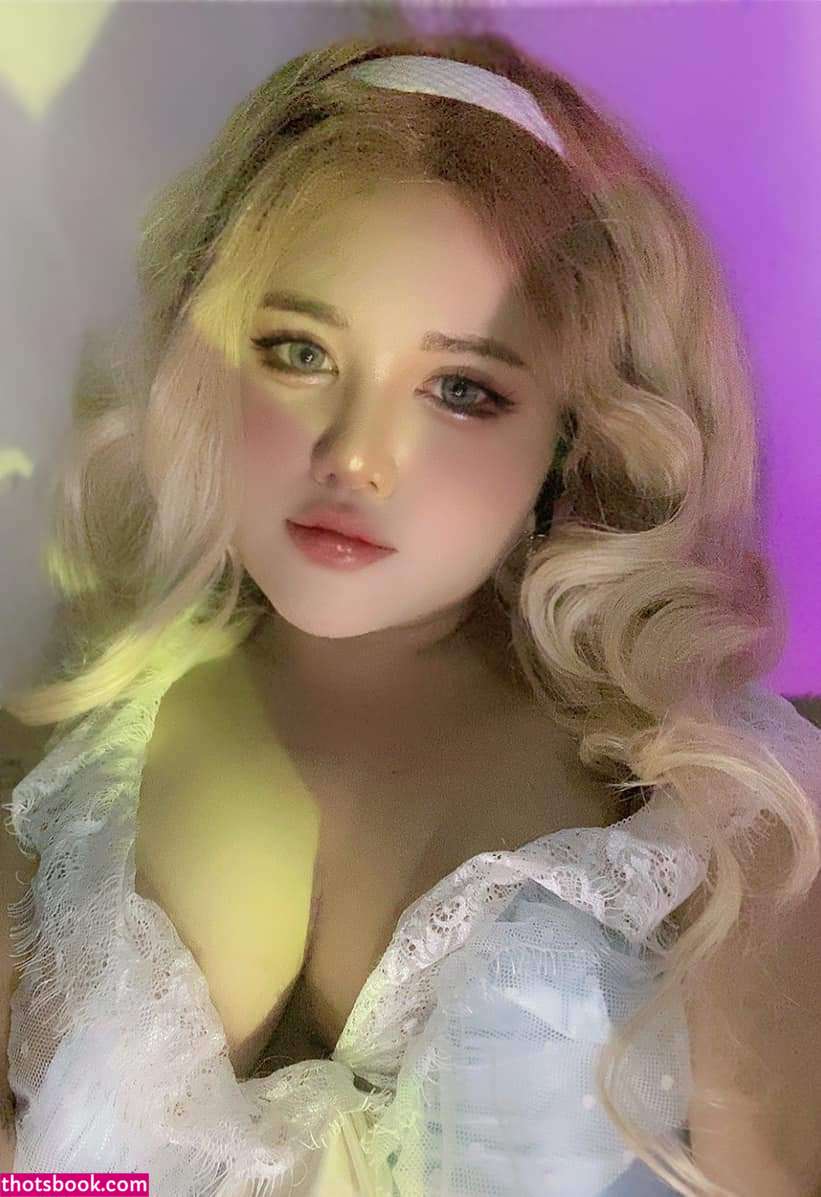 Charlotte Linlin Photo #8