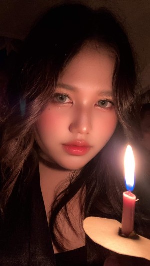 Charlotte Linlin Photo #16