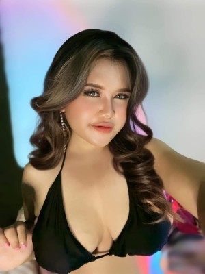 Charlotte Linlin Photo #23